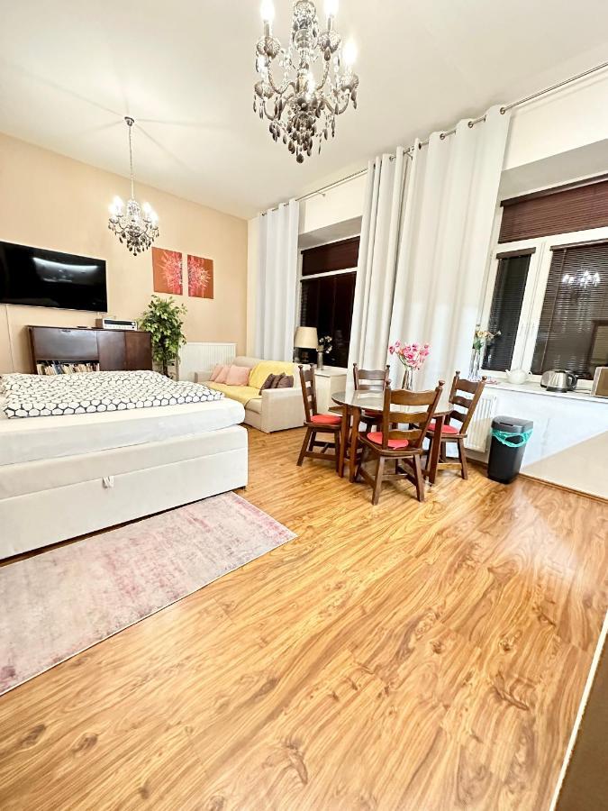Away Main Square Apartament
