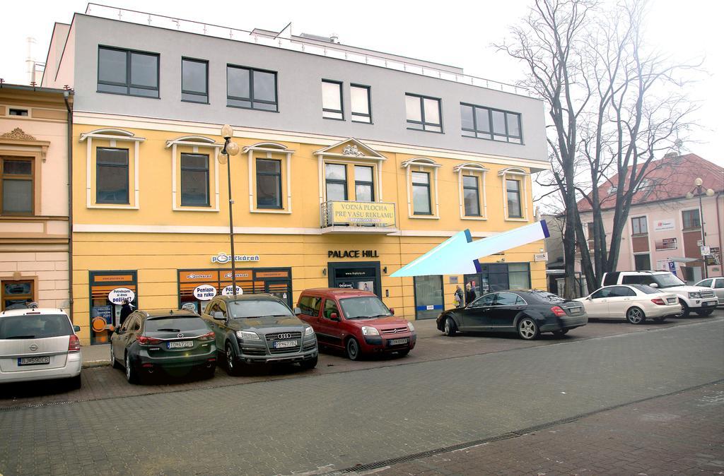 Away Main Square Apartament *